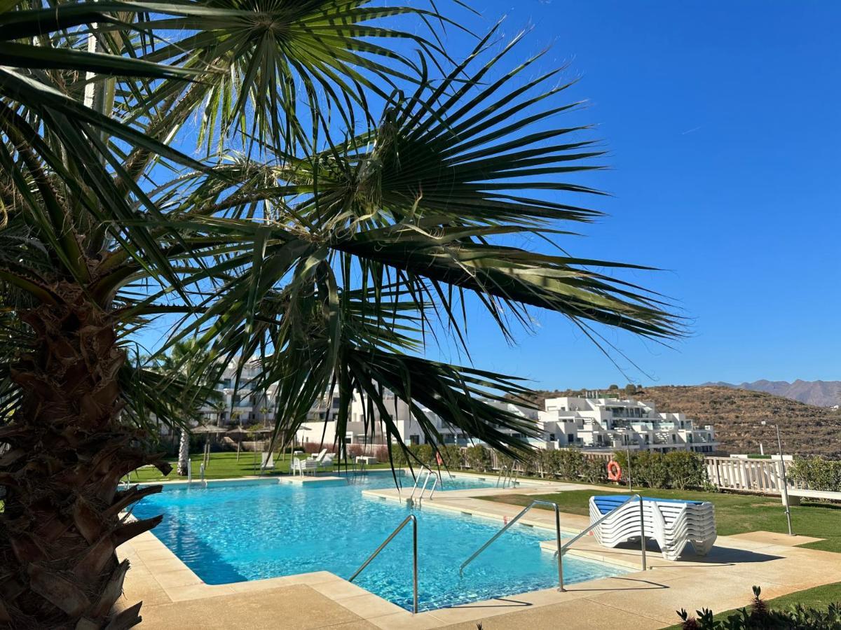 2-Bedroom-Apartment With A Terrace, Pool, Gym Málaga Extérieur photo