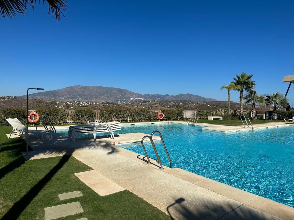2-Bedroom-Apartment With A Terrace, Pool, Gym Málaga Extérieur photo