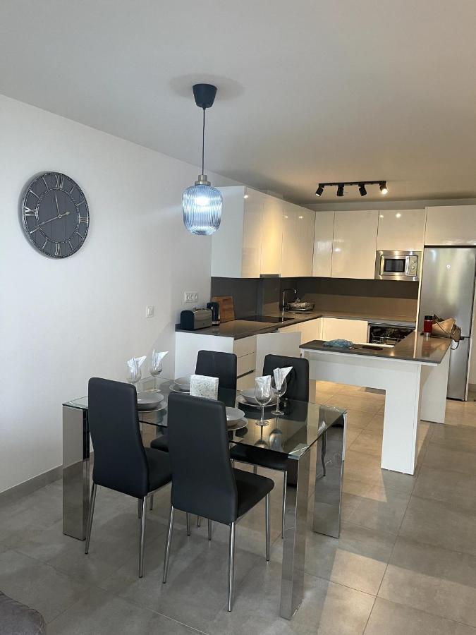 2-Bedroom-Apartment With A Terrace, Pool, Gym Málaga Extérieur photo