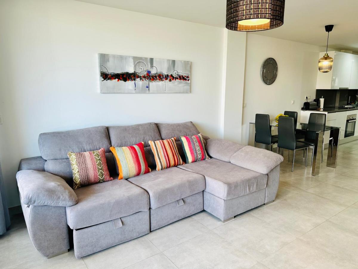 2-Bedroom-Apartment With A Terrace, Pool, Gym Málaga Extérieur photo