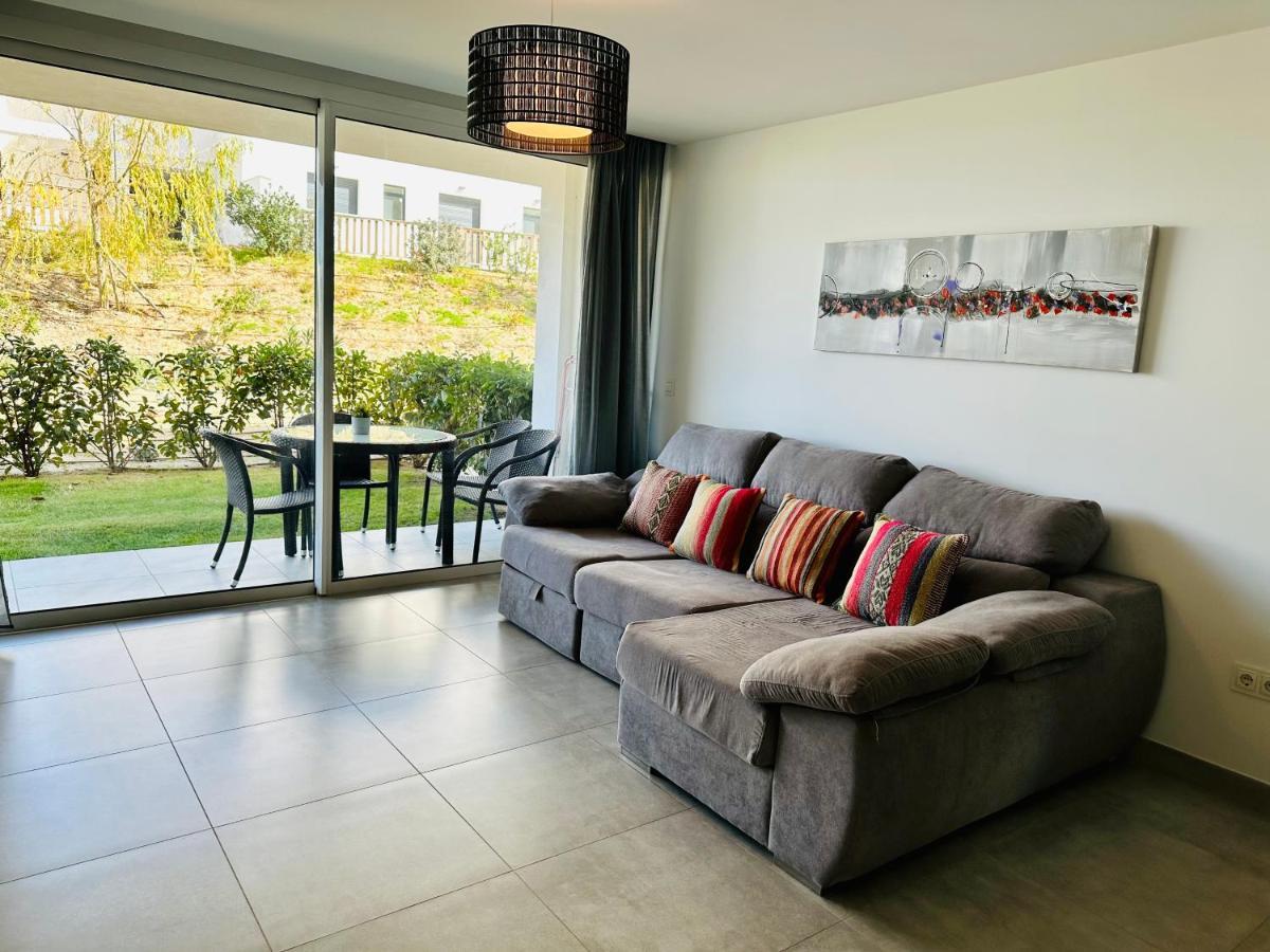 2-Bedroom-Apartment With A Terrace, Pool, Gym Málaga Extérieur photo