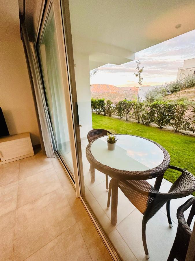 2-Bedroom-Apartment With A Terrace, Pool, Gym Málaga Extérieur photo
