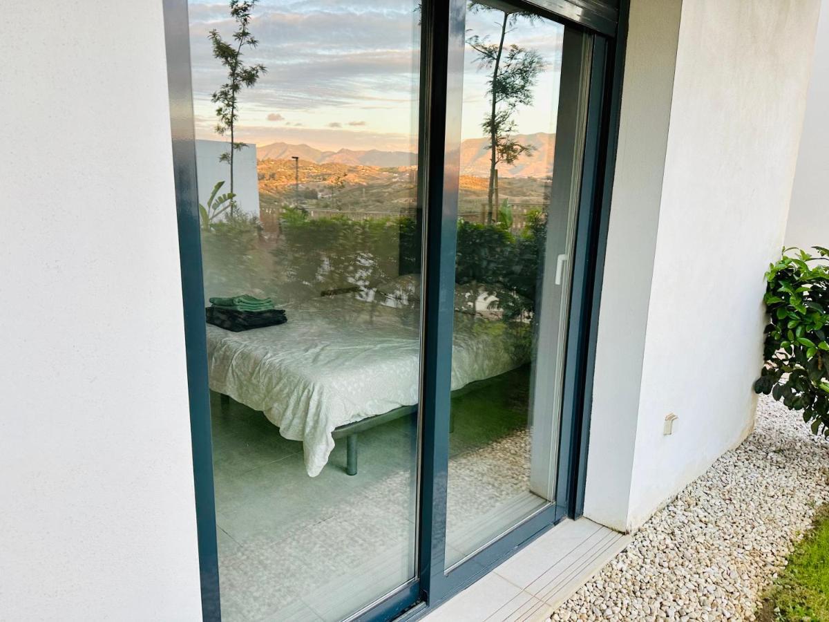 2-Bedroom-Apartment With A Terrace, Pool, Gym Málaga Extérieur photo